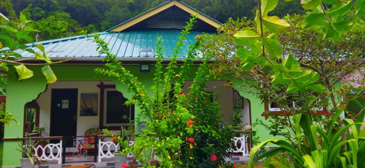 Dan Zoranz Self Catering Guest House La Digue Exterior photo