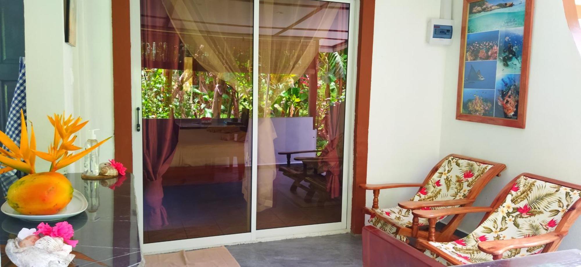 Dan Zoranz Self Catering Guest House La Digue Exterior photo