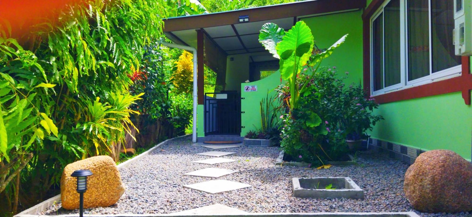 Dan Zoranz Self Catering Guest House La Digue Exterior photo