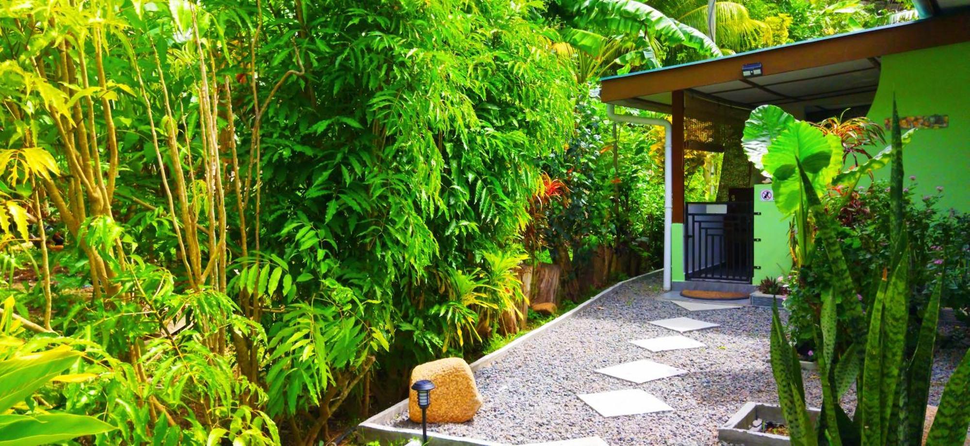 Dan Zoranz Self Catering Guest House La Digue Exterior photo